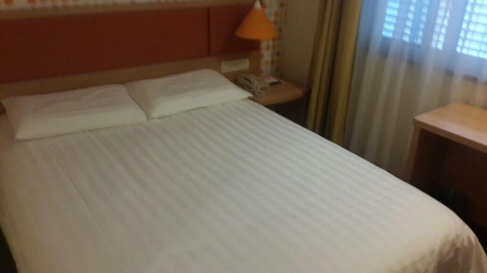 Home Inn Guangzhou Exteriör bild